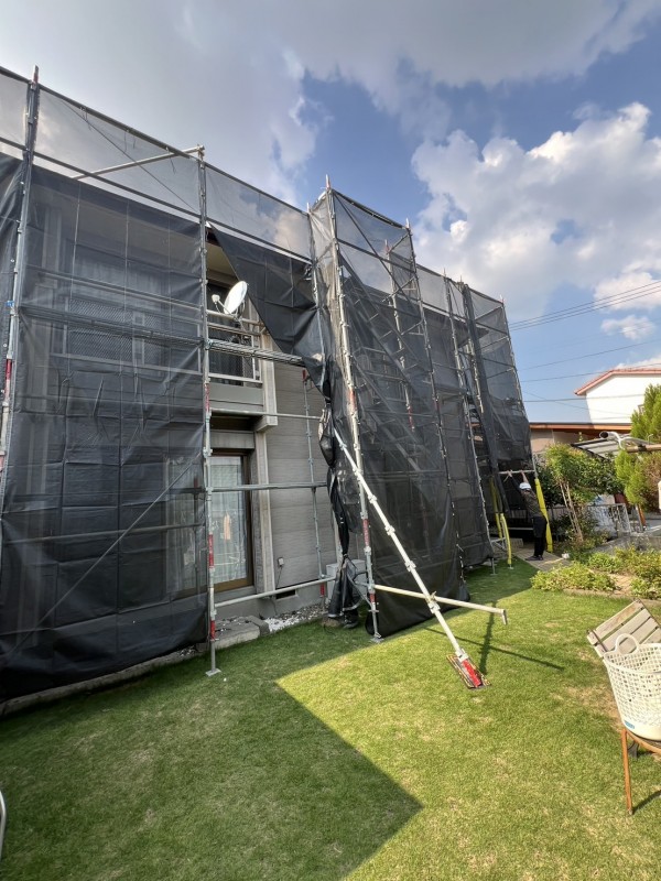 熊本市東区 H様邸　屋根塗装工事　足場組立作業🚧サムネイル